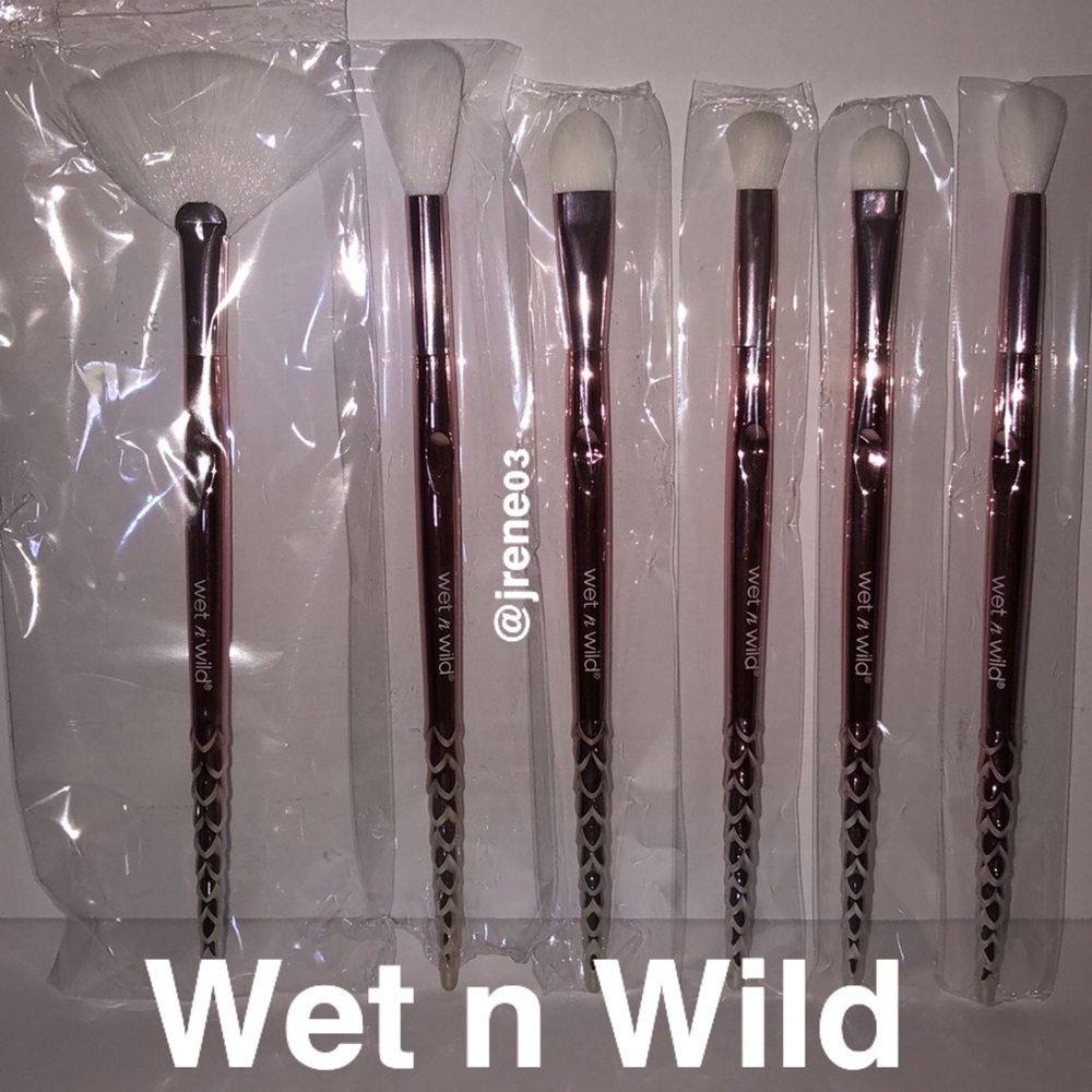 Wet n Wild Brushes (6)